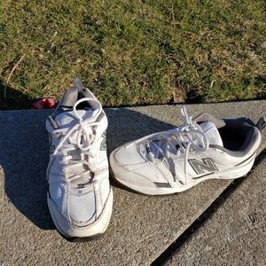 Mens new balance sneakers